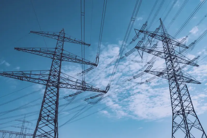 Hochspannungsleitungen als Teil elektrischer Infrastruktur